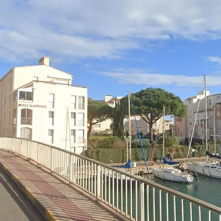 Cap D'agde Bord De Avec Piscine 公寓