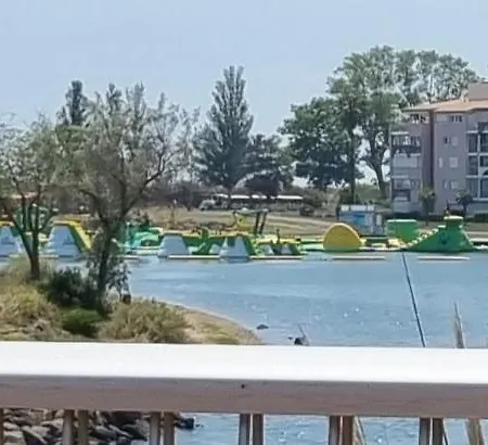 Cap D'agde Bord De Avec Piscine *