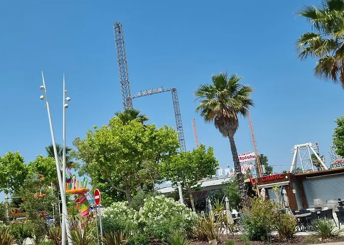Cap D'agde Bord De Avec Piscine Агд